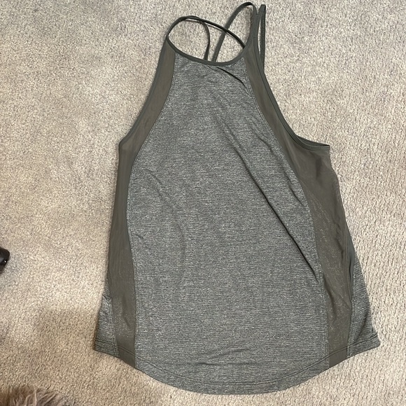 XS Lululemon womens top - Picture 2 of 2